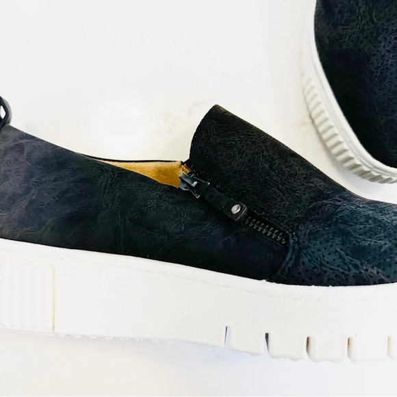 SOUL Naturalizer Turner Slip On Sneaker | Black | 9W - Picture 4 of 10